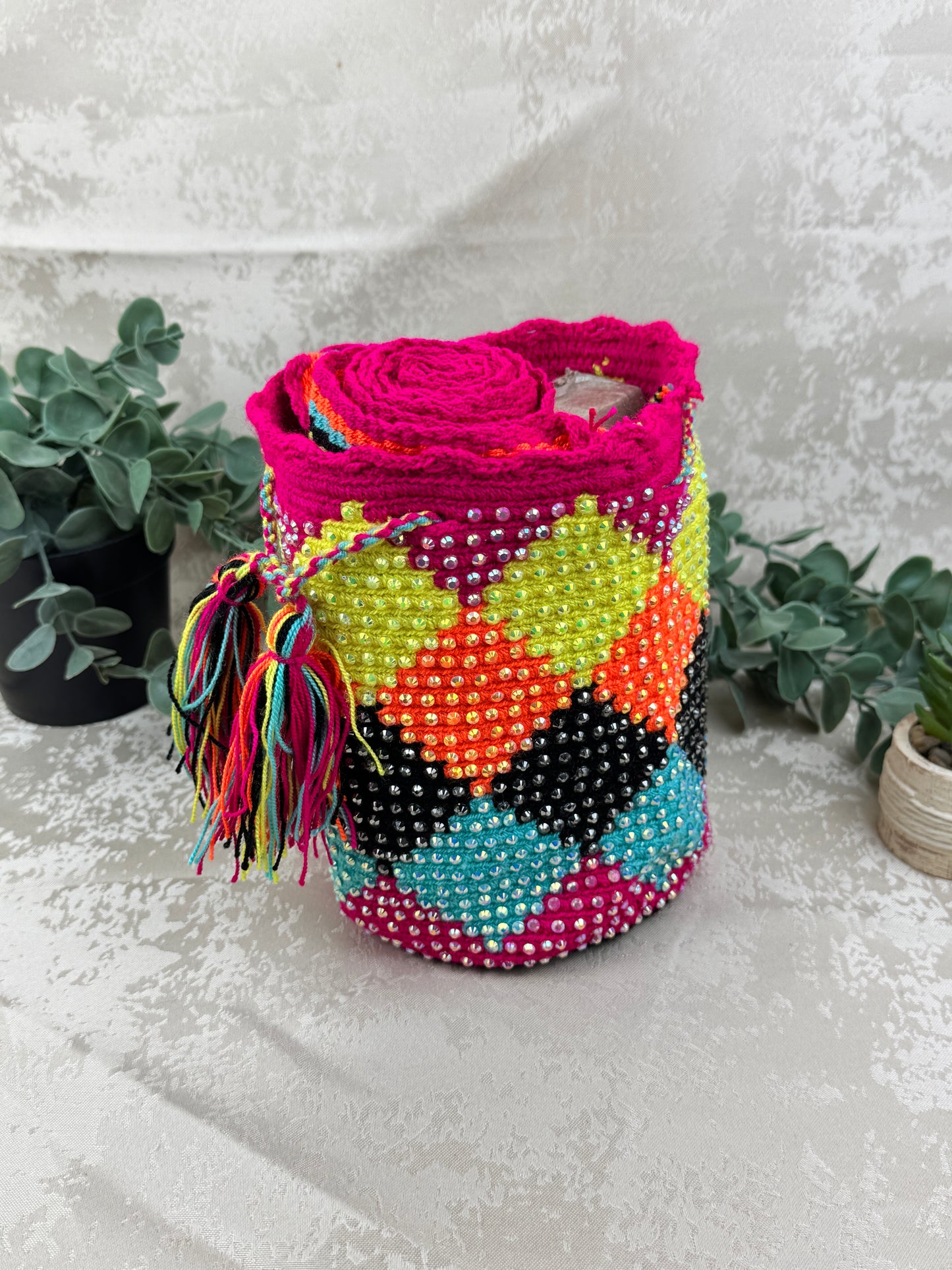 Correa tejida a mano de mochila Wayuu Susuchón edición brillante artesanal.