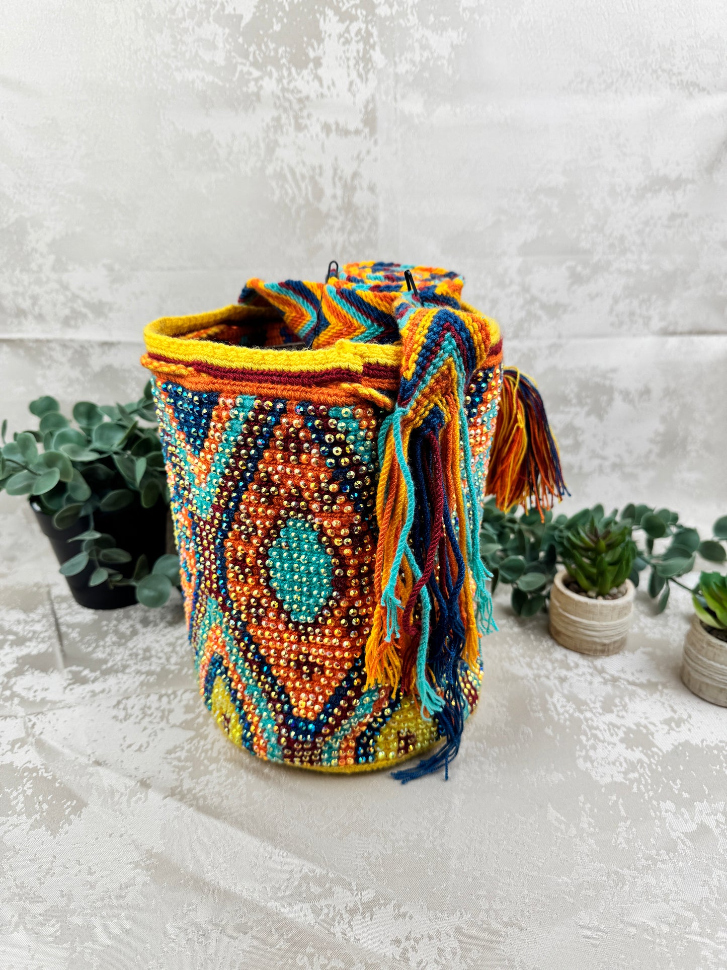 Mochila Wayuu Mediana con Piedras Brillantes