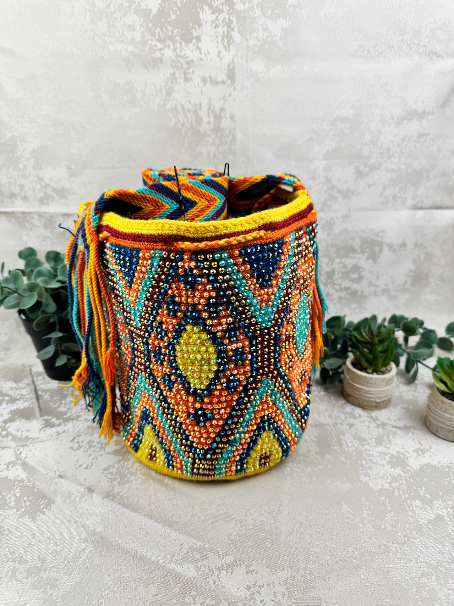 Mochila Wayuu Mediana con Piedras Brillantes