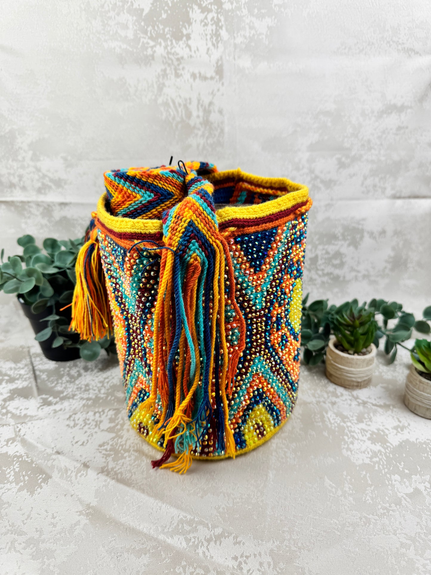 Mochila Wayuu Mediana con Piedras Brillantes