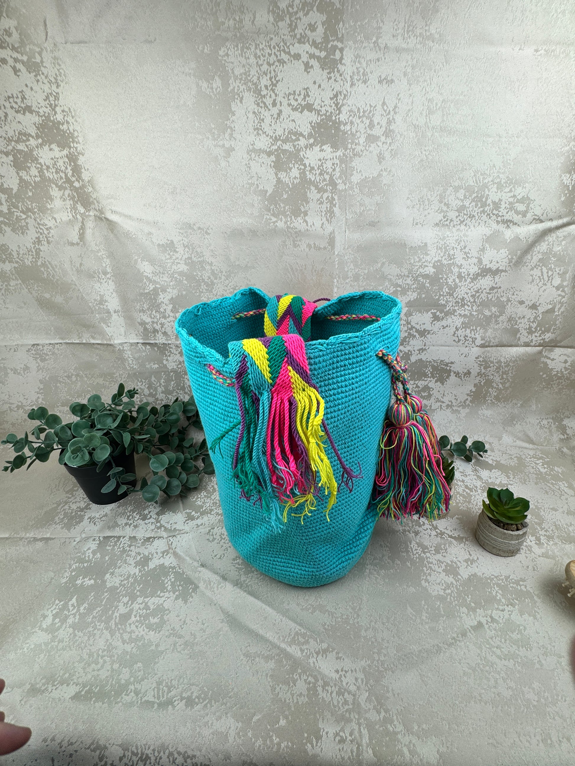 Detalle del patrón tradicional tejido en mochila Wayuu grande 1.