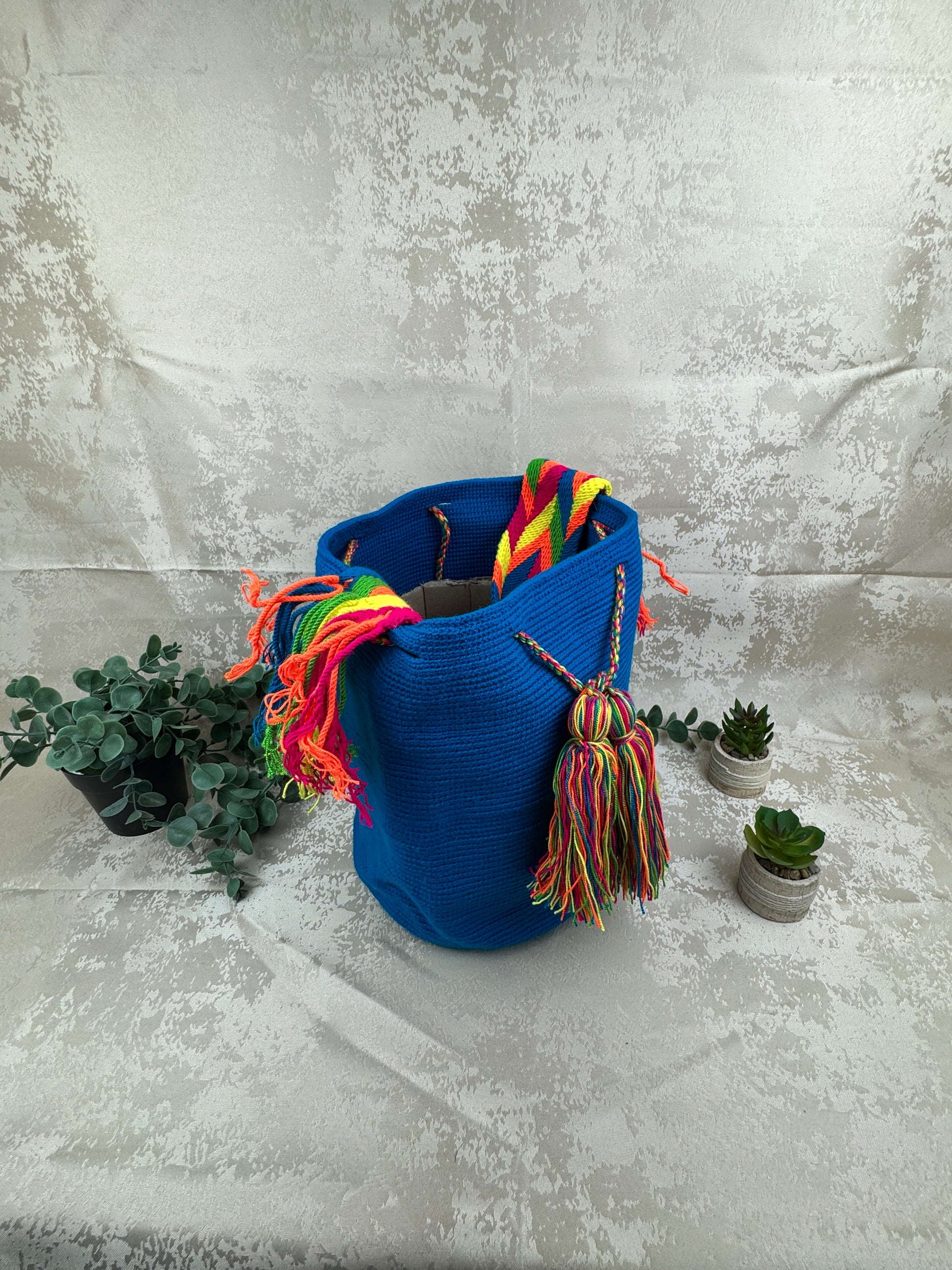 Detalle del patrón geométrico tradicional en mochila Wayuu grande 8.