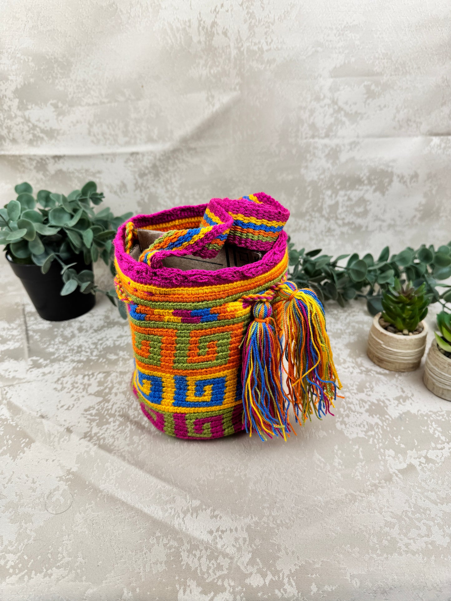 Detalle del patrón tradicional tejido en mochila Wayuu Susuchon