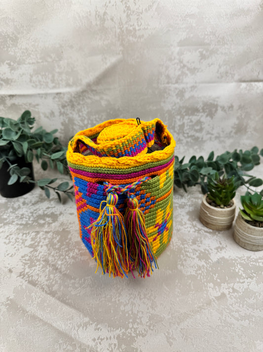 Mochila Wayuu Susuchon 1 tejida a mano por artesanas Wayuu en La Guajira Colombia.