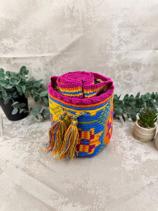 Mochila Wayuu Susuchon 11 tejida a mano por artesanas Wayuu en La Guajira Colombia.