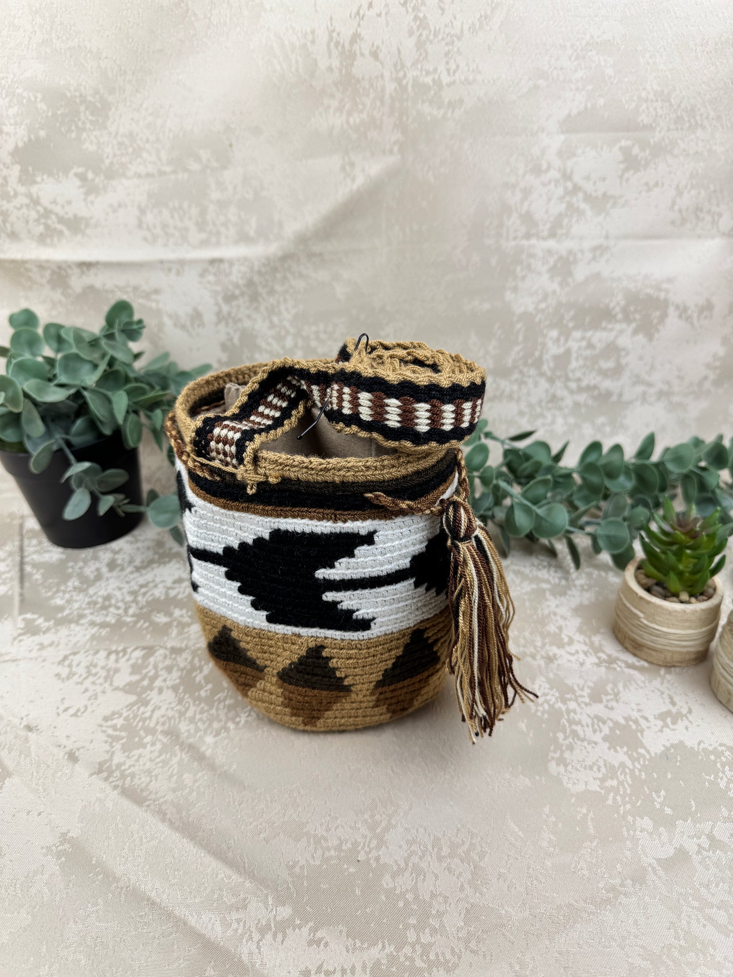 Detalle del patrón tradicional tejido en mochila Wayuu Susuchon 13.