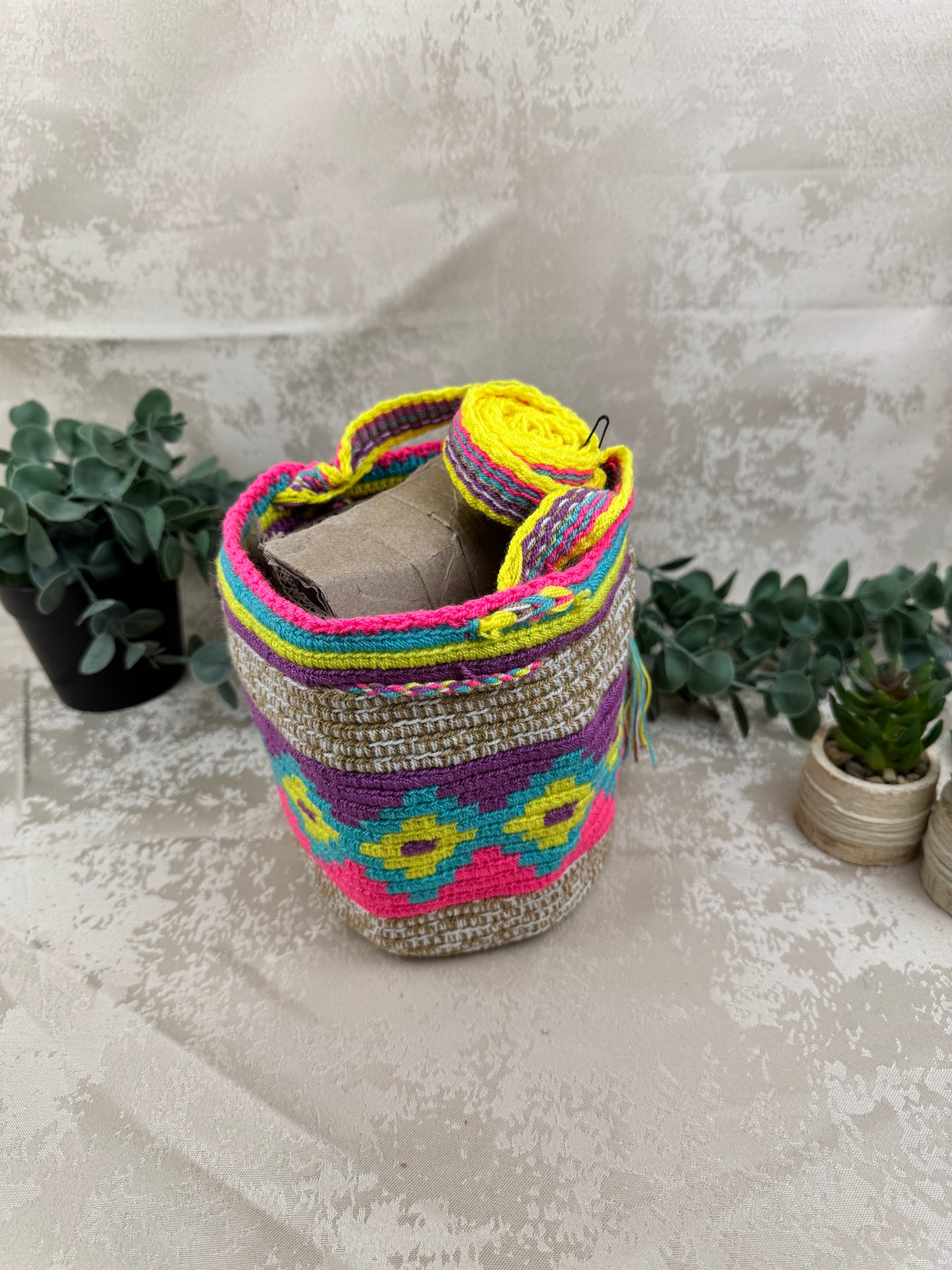 Detalle del patrón tradicional tejido en mochila Wayuu Susuchon 14.