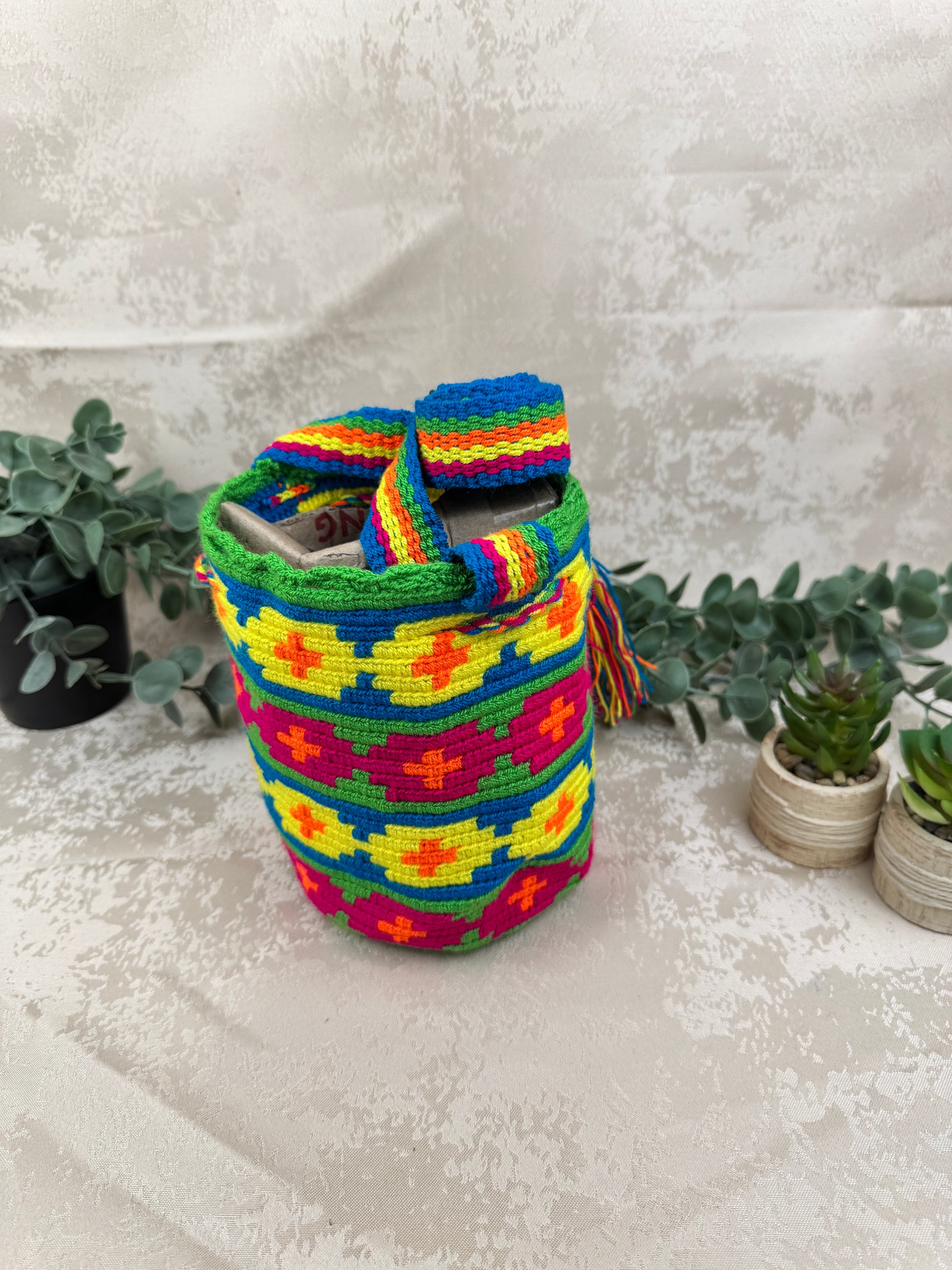 Detalle del patrón tradicional tejido en mochila Wayuu Susuchon 16.