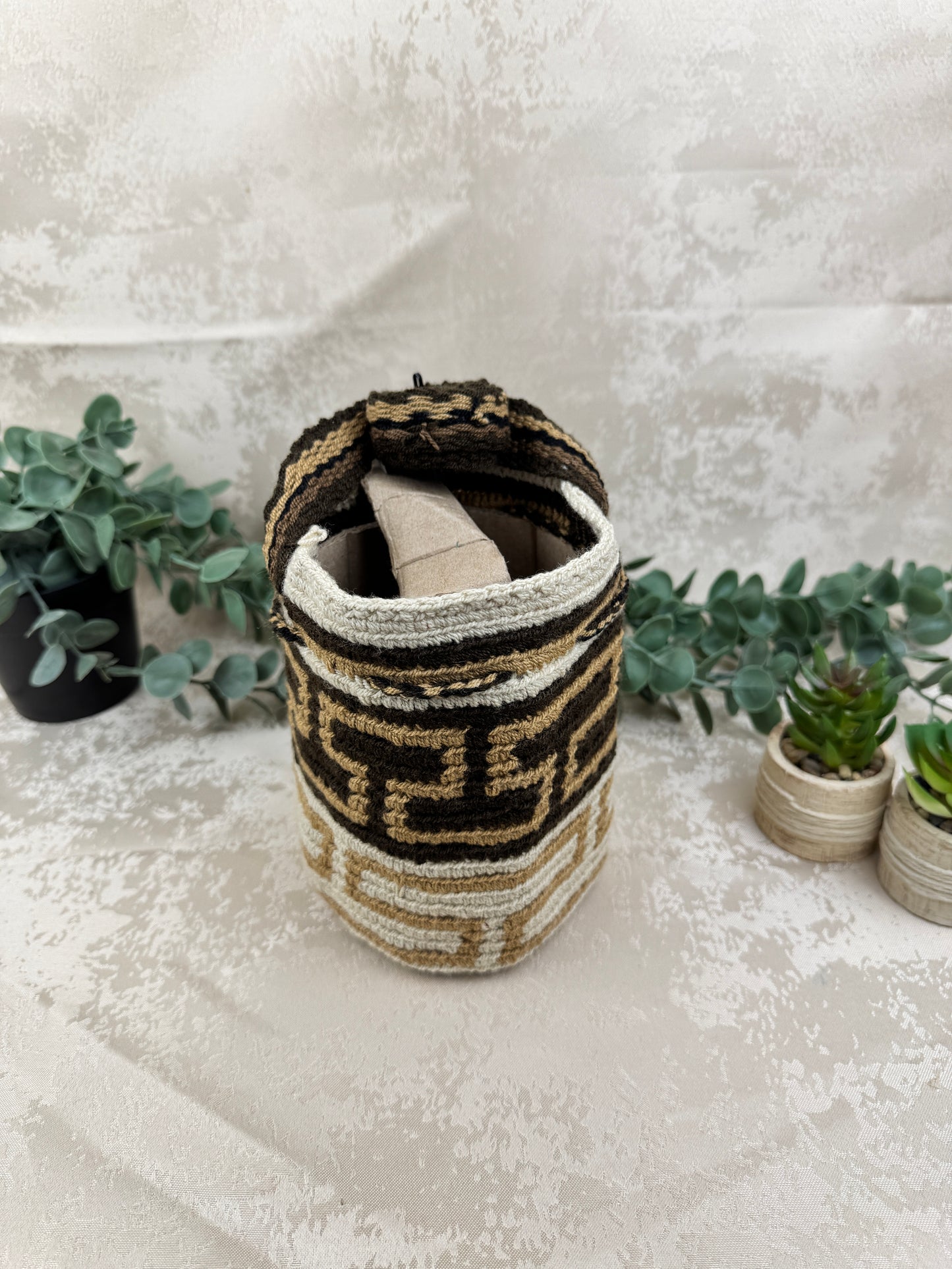 Detalle del patrón tradicional tejido en mochila Wayuu Susuchon 18.