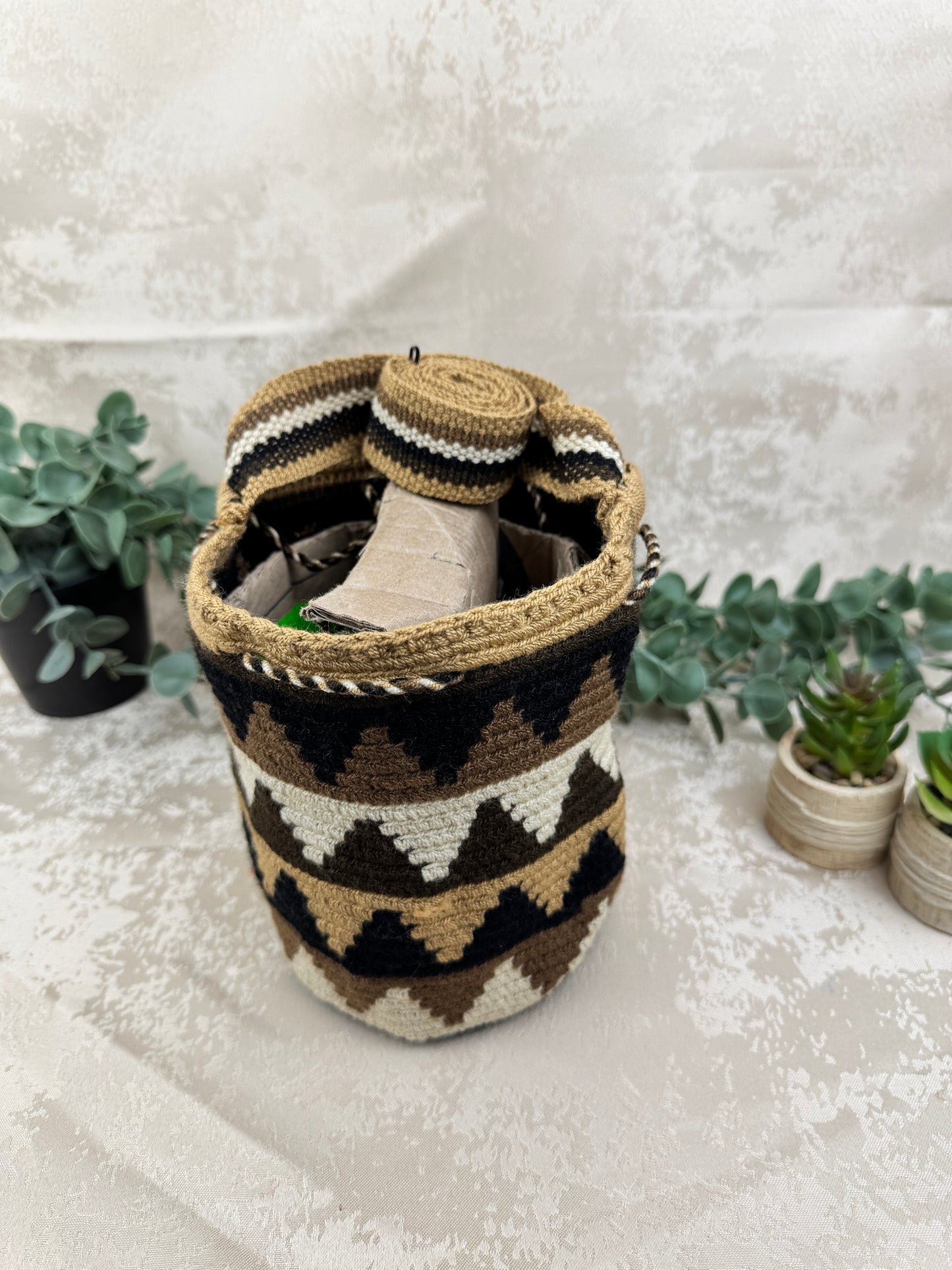 Detalle del patrón tradicional tejido en mochila Wayuu Susuchon 20.
