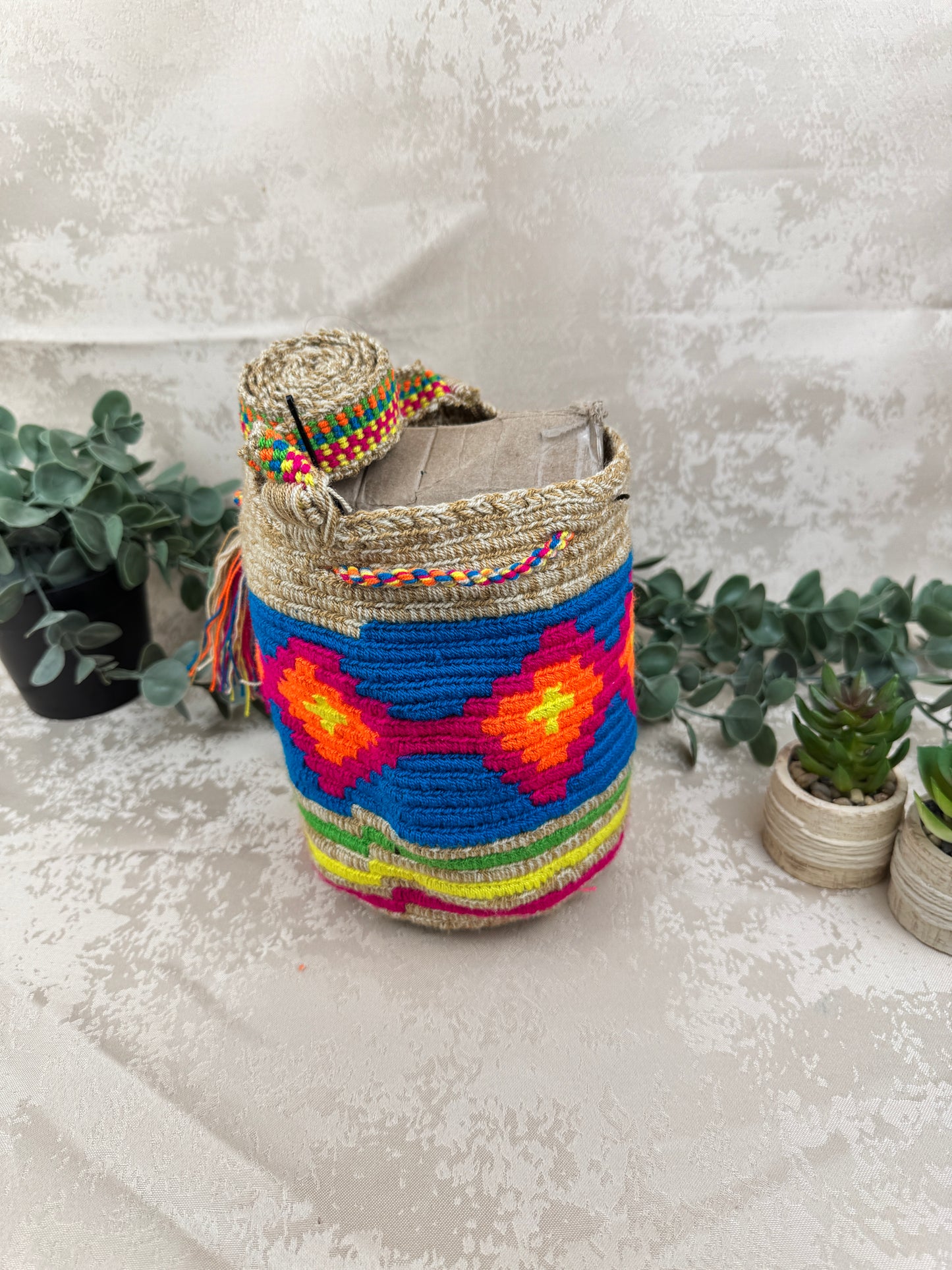 Detalle del patrón tradicional tejido en mochila Wayuu Susuchon 24.