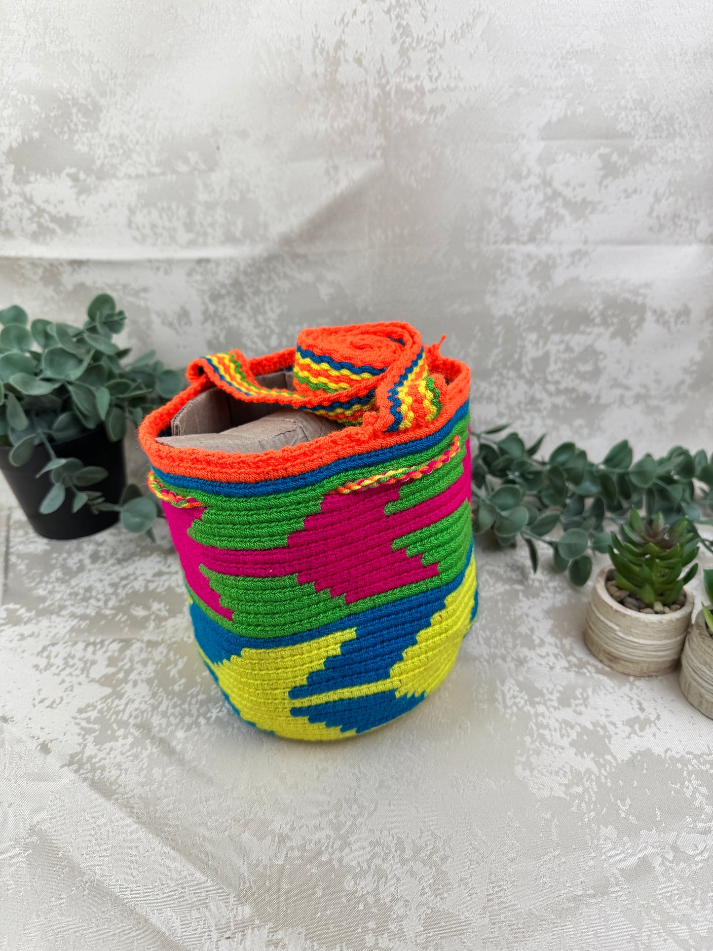 Detalle del patrón tradicional tejido en mochila Wayuu Susuchon 27.
