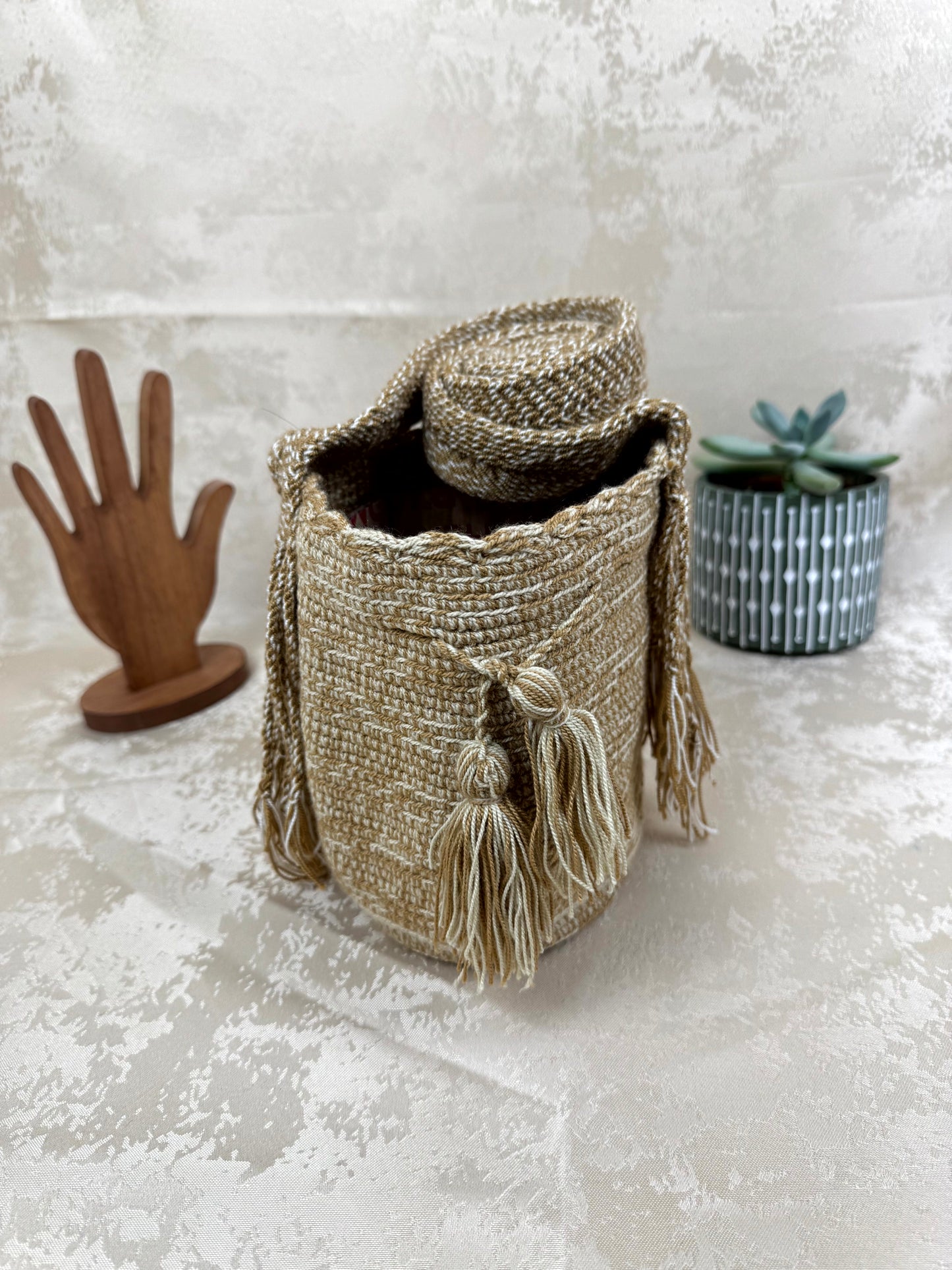 Detalle del patrón tradicional tejido en mochila Wayuu Susuchon 28.