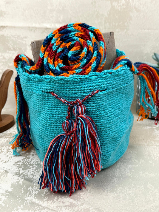 Mochila Wayuu Susuchon 29 tejida a mano por artesanas Wayuu en La Guajira Colombia.