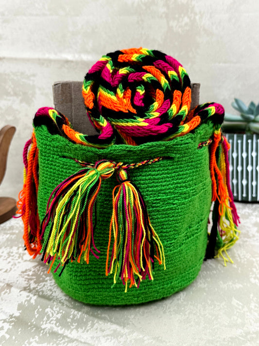 Mochila Wayuu Susuchon 33 tejida a mano por artesanas Wayuu en La Guajira Colombia.