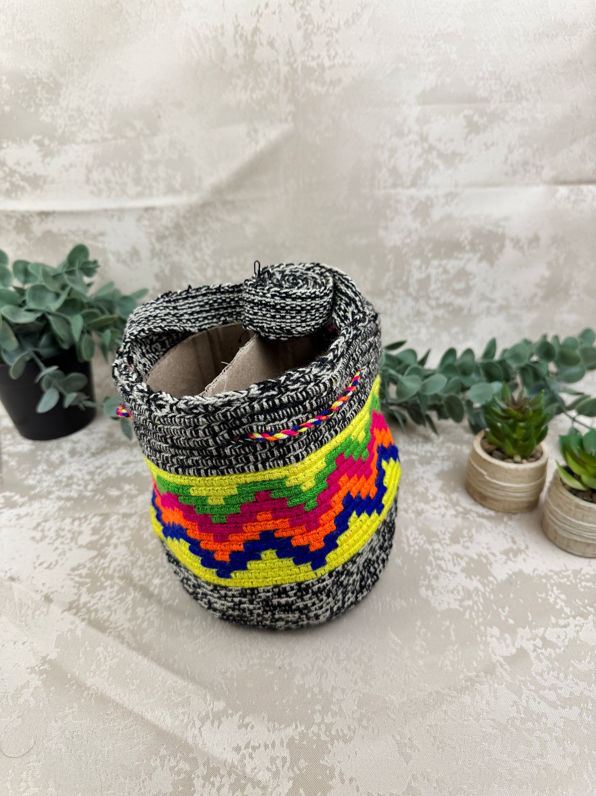 Detalle del patrón tradicional tejido en mochila Wayuu Susuchon 6.
