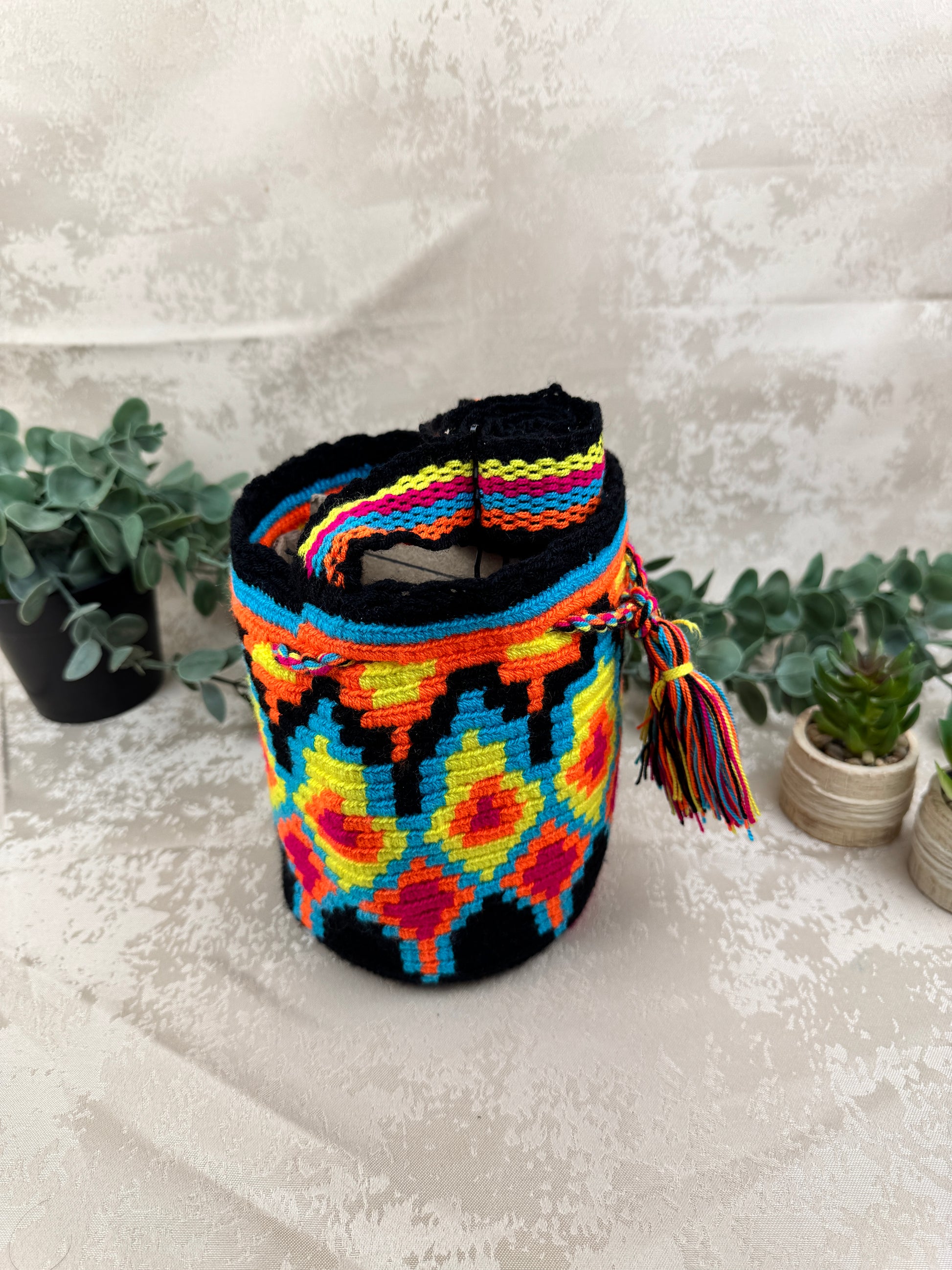 Detalle del patrón tradicional tejido en mochila Wayuu Susuchon 7.