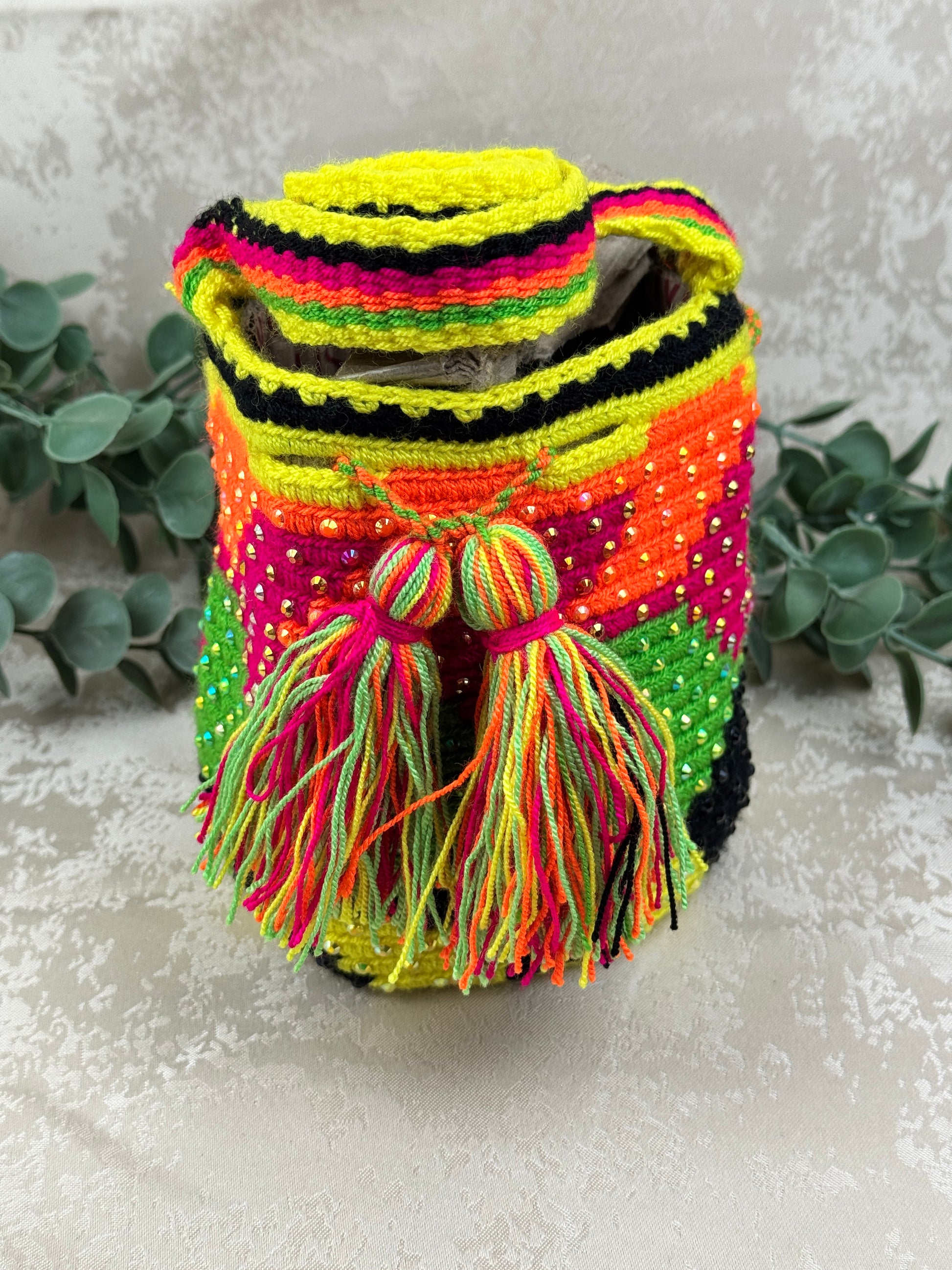 Correa tejida a mano de mochila Wayuu Susuchón edición brillante artesanal.