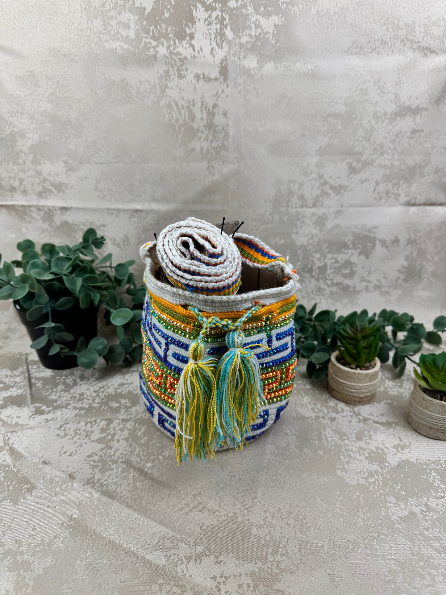 Mochila Wayuu Susuchón edición brillante 18 tejida a mano en La Guajira Colombia.