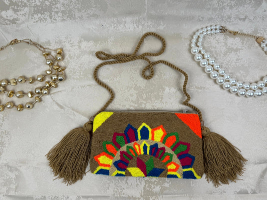 Wayuu Womu 12 tejido a mano por artesanas Wayuu en La Guajira Colombia.