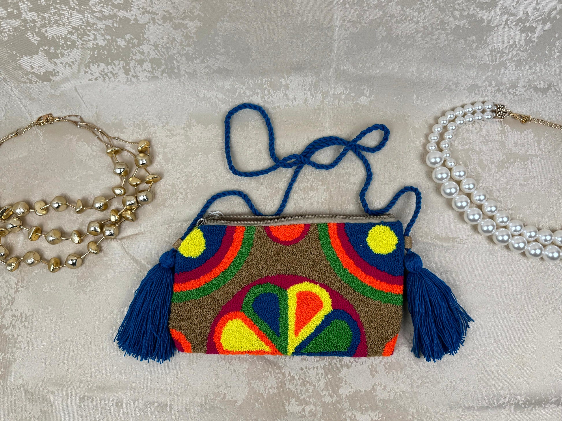 Wayuu Womu 13 tejido a mano por artesanas Wayuu en La Guajira Colombia.