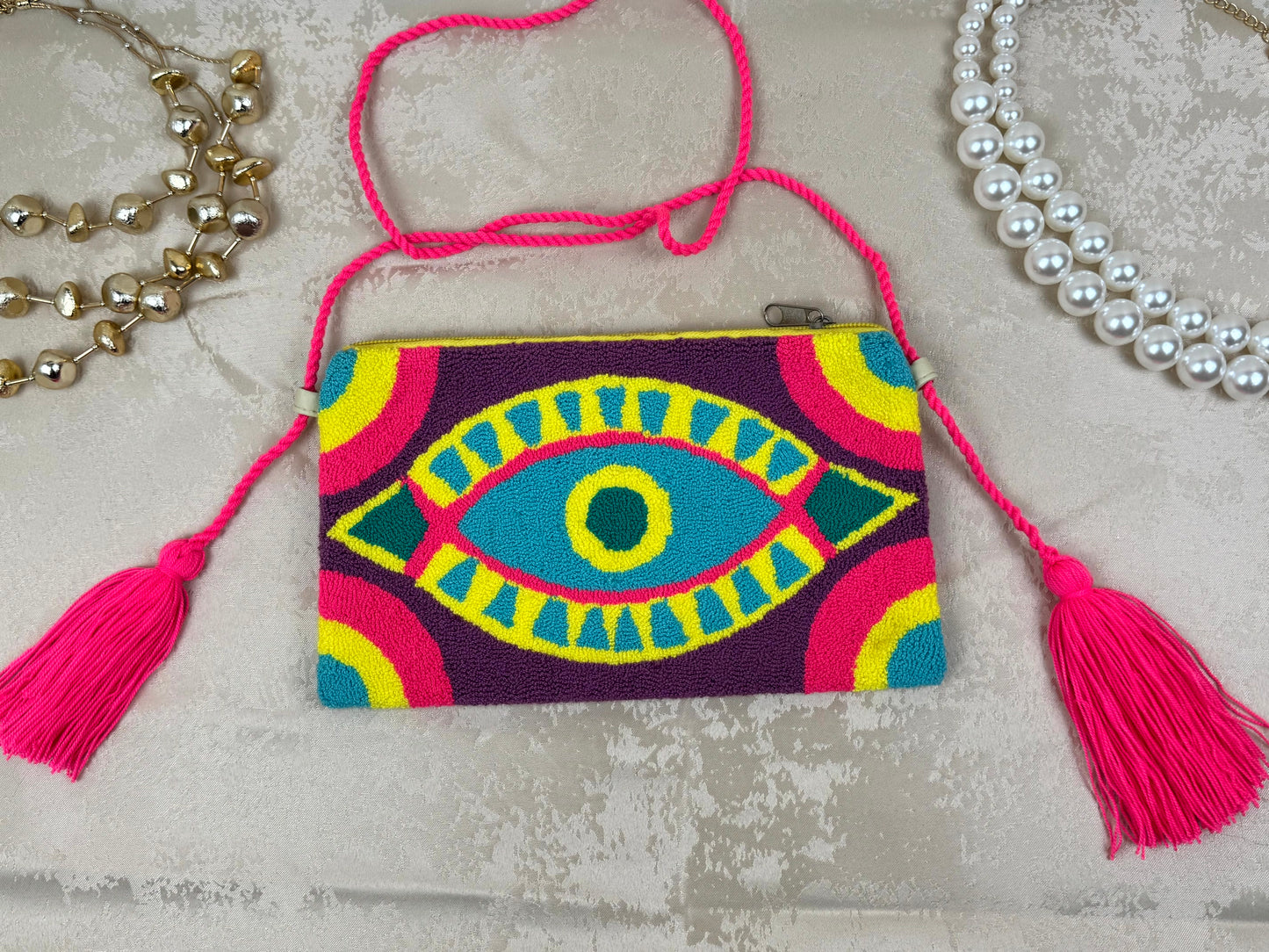 Wayuu Womu 14 tejido a mano por artesanas Wayuu en La Guajira Colombia.