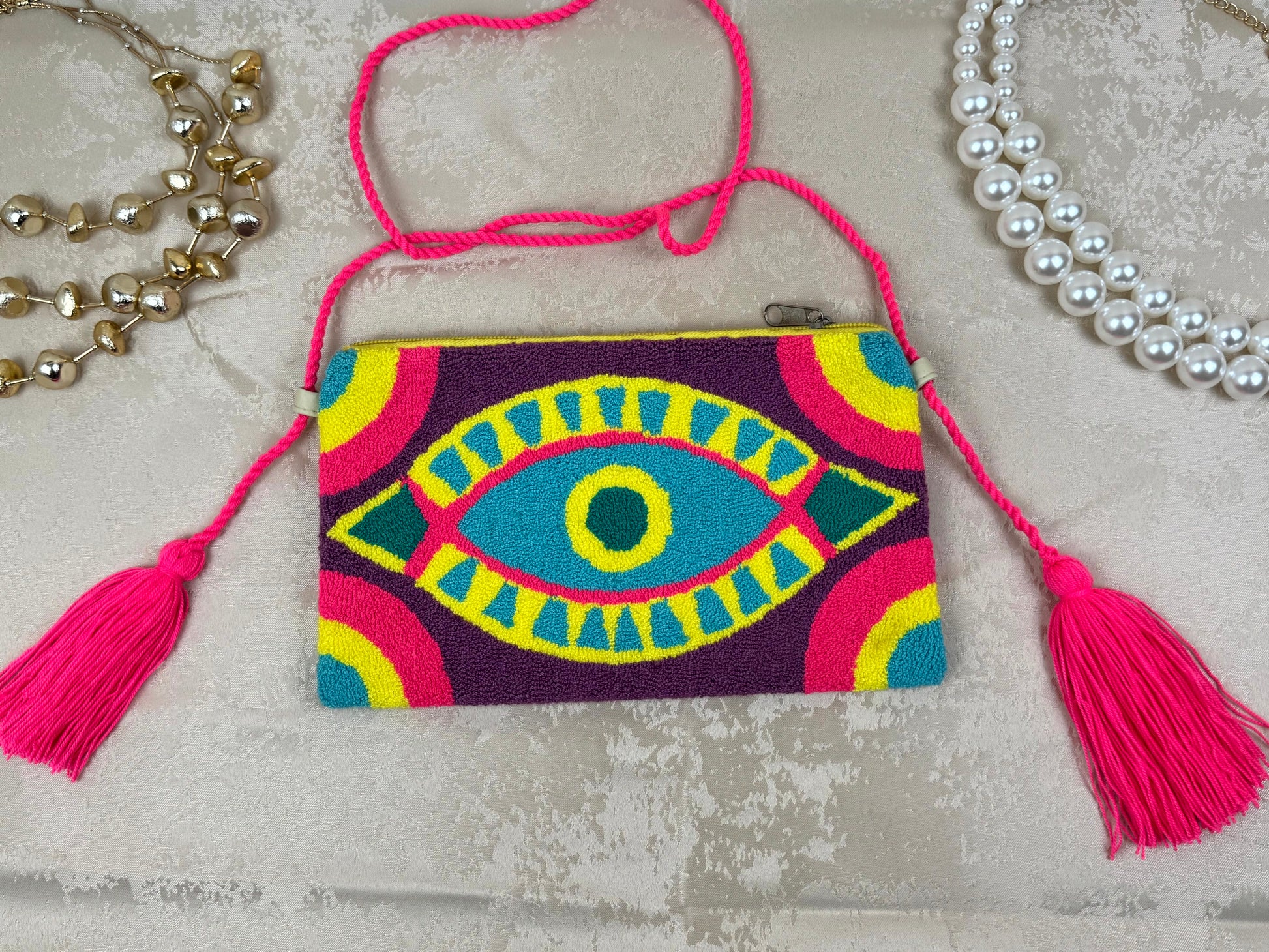 Wayuu Womu 14 tejido a mano por artesanas Wayuu en La Guajira Colombia.