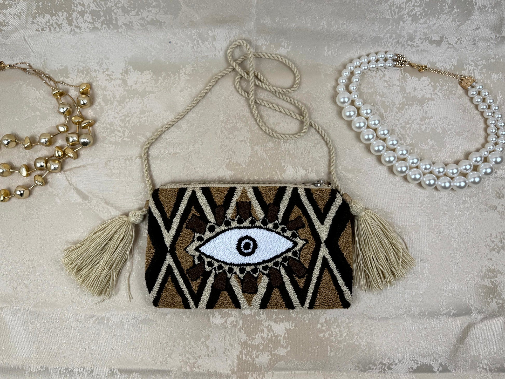 Wayuu Womu 5 tejido a mano por artesanas Wayuu en La Guajira Colombia.